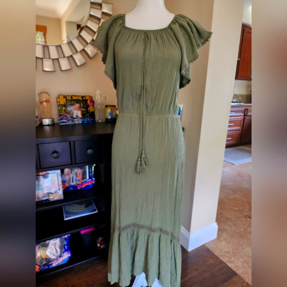 Time and Tru Dresses & Skirts - Time and Tru Army green dress